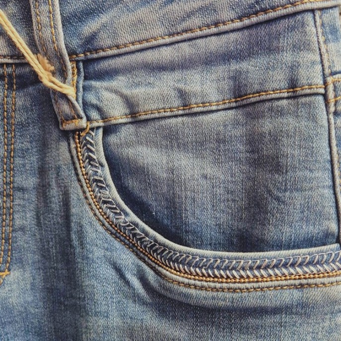 Z Red Button Jeans Sissy embroiderie - Stone used